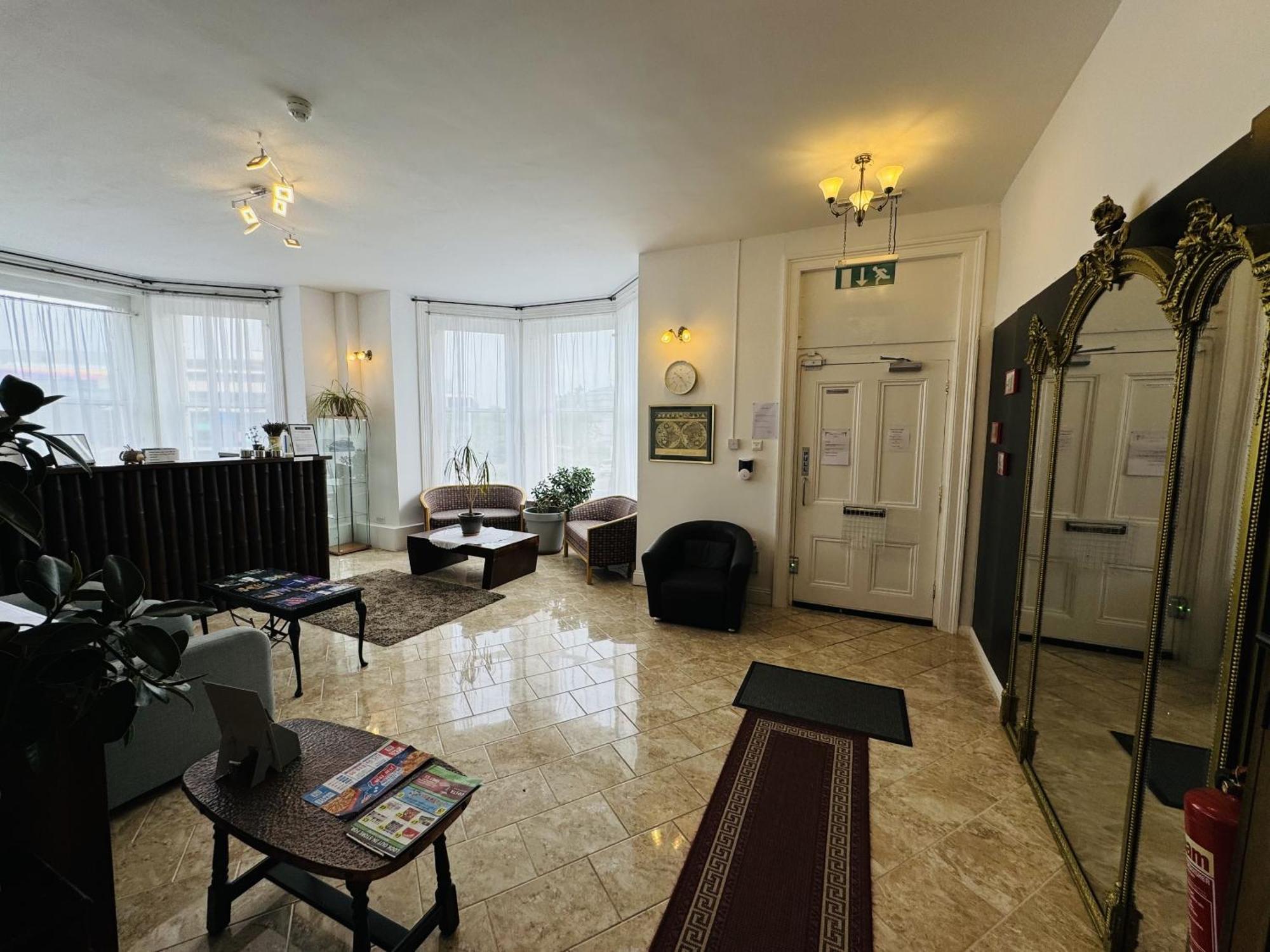 Carlton Court Hotel WTA-toernooi van Eastbourne Buitenkant foto